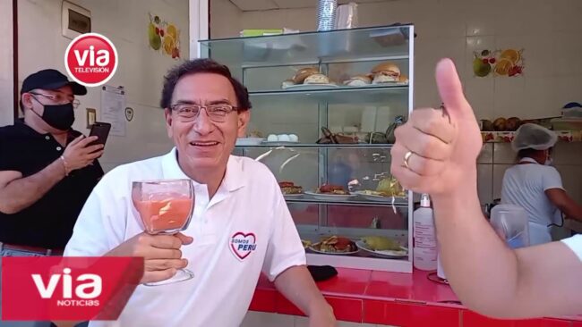 Ex Presidente Martín Vizcarra recorrió mercado dos de Tarapoto Ex Presidente Martín Vizcarra recorrió mercado dos de Tarapoto