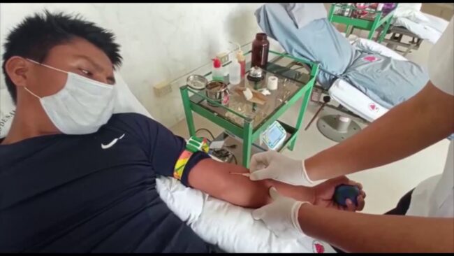 Estudiantes de medicina de la UNSM donan sangre de manera voluntaria Estudiantes de medicina de la UNSM donan sangre de manera voluntaria