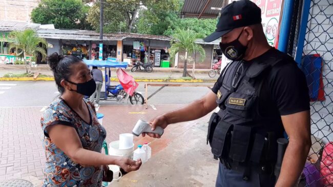 Redoblan medidas de seguridad para prevenir contagio del covid en mercado bandino Redoblan medidas de seguridad para prevenir contagio del covid en mercado bandino