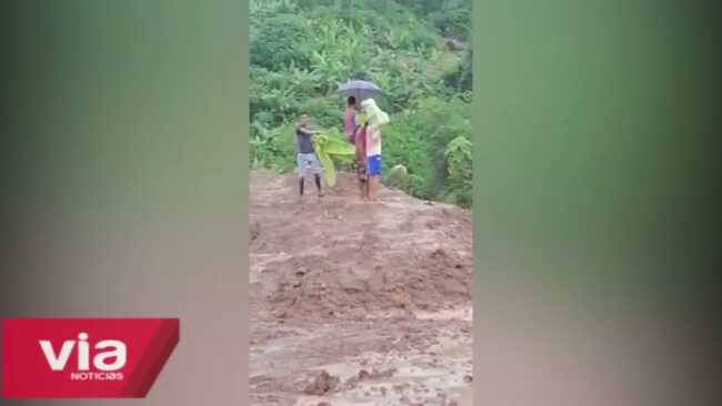 Varios derrumbes se registraron en la carretera Cuñumbuque – El Dorado