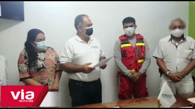 Cámara de comercio entrega ayuda a bomberos de Tarapoto Cámara de comercio entrega ayuda a bomberos de Tarapoto