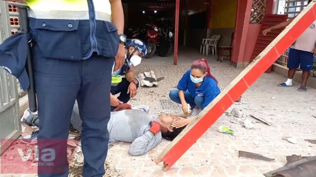 Tarapoto: hombre sufre severos golpes tras caer de techo de local comercial Tarapoto: hombre sufre severos golpes tras caer de techo de local comercial