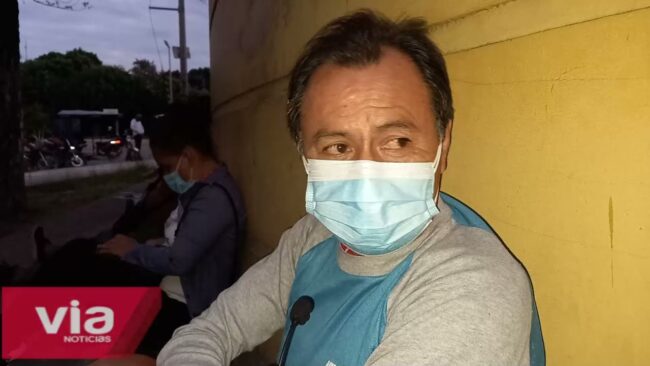 Tarapoto: personas de 58 y 59 años realizan cola desde las 11 de la noche Tarapoto: personas de 58 y 59 años realizan cola desde las 11 de la noche