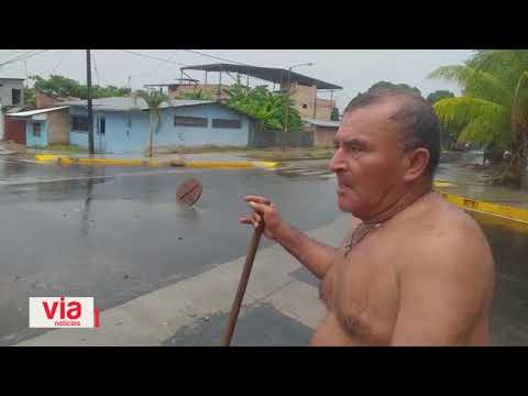Desagüe colapsa y casas del Jr. Los Ángeles cuadra 5 se inundan Desagüe colapsa y casas del Jr. Los Ángeles cuadra 5 se inundan