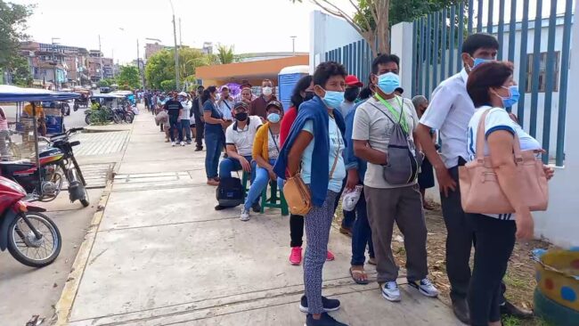 Tarapoto: a partir de este jueves empezarán a vacunar de 35 a 39 años de edad Tarapoto: a partir de este jueves empezarán a vacunar de 35 a 39 años de edad