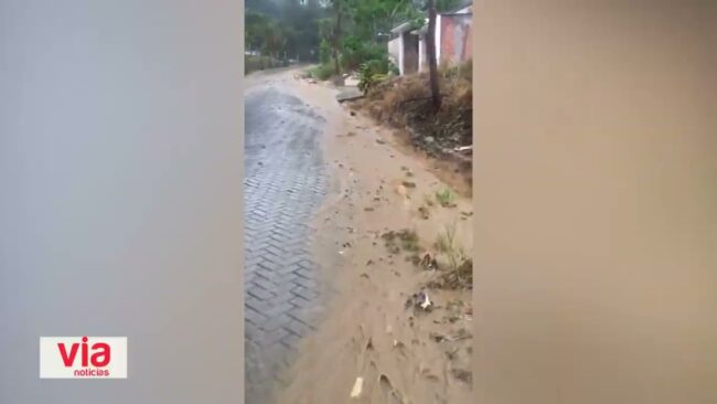 Falta de mejoramiento de drenaje pluvial ocasiona inundación de viviendas Falta de mejoramiento de drenaje pluvial ocasiona inundación de viviendas
