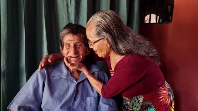 En San Valentín pareja de ancianos celebra 40 años de casados En San Valentín pareja de ancianos celebra 40 años de casados
