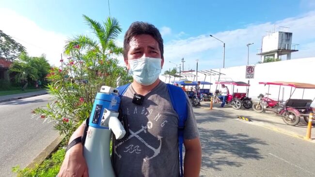 Mototaxistas intentan tomar el frontis del aeropuerto durante la llegada del Ministro de Salud Mototaxistas intentan tomar el frontis del aeropuerto durante la llegada del Ministro de Salud