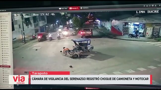 Cámara de vigilancia del serenazgo registró choque de camioneta y motocar Cámara de vigilancia del serenazgo registró choque de camioneta y motocar