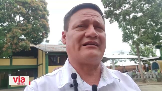 Director del colegio Ángel Custodio García exige proyecto de techado de losa deportiva Director del colegio Ángel Custodio García exige proyecto de techado de losa deportiva