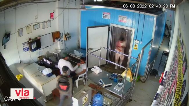 Asaltan y roban 10 mil soles en carnicería del barrio Huayco Asaltan y roban 10 mil soles en carnicería del barrio Huayco