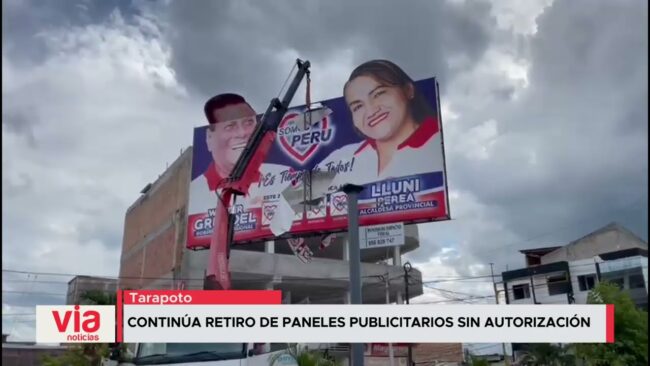 Continúa retiro de paneles publicitarios sin autorización Continúa retiro de paneles publicitarios sin autorización