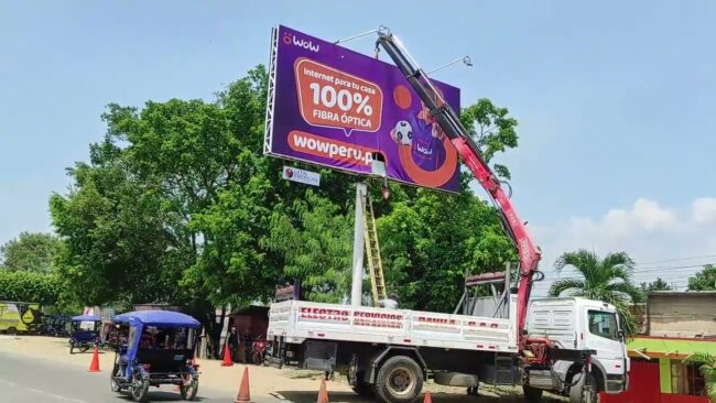 Continúan retirando paneles publicitarios sin autorización colocados en Tarapoto Continúan retirando paneles publicitarios sin autorización colocados en Tarapoto
