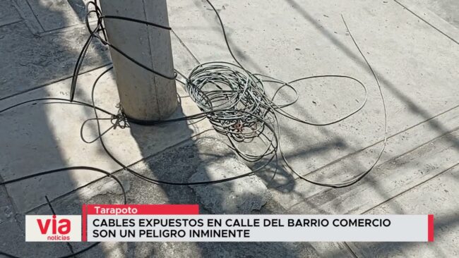 Cables expuestos en calle del Barrio Comercio son un peligro inminente Cables expuestos en calle del Barrio Comercio son un peligro inminente