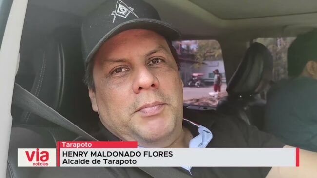 Retiro de panel publicitario genera inconvenientes frente al cementerio de Tarapoto
