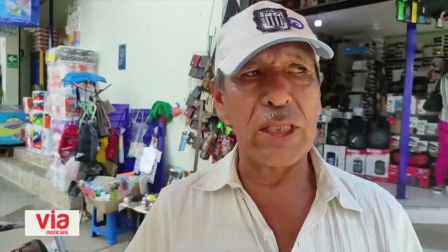 Comerciantes exigen reordenamiento vehicular en calles adyacentes al Mercado Dos Comerciantes exigen reordenamiento vehicular en calles adyacentes al Mercado Dos