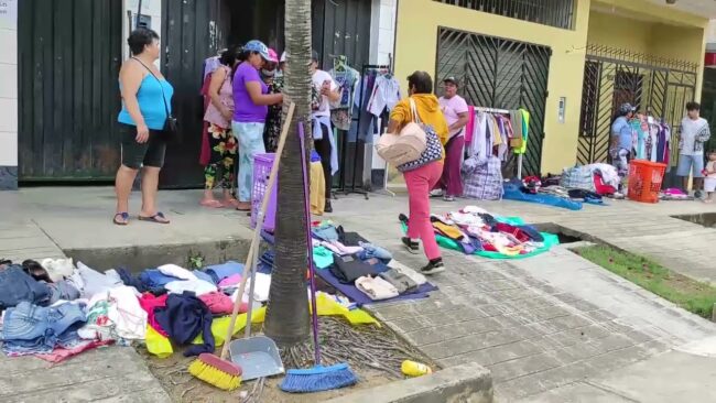 Dirigente de los vendedores informales niega que esté a favor de erradicar a los ambulantes Dirigente de los vendedores informales niega que esté a favor de erradicar a los ambulantes