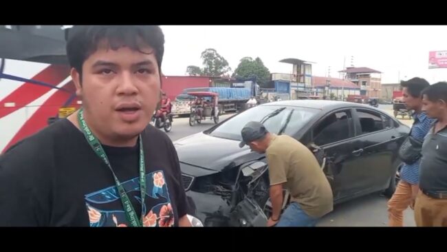 Accidente entre auto y motocar deja una persona herida Accidente entre auto y motocar deja una persona herida
