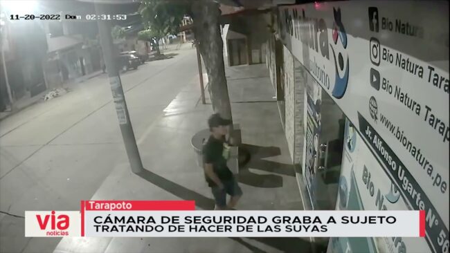 Cámara de seguridad graba a sujeto tratando de hacer de las suyas Cámara de seguridad graba a sujeto tratando de hacer de las suyas