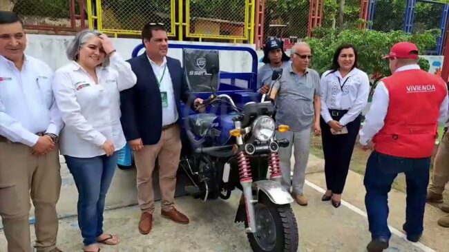 Entregan 8 furgonetas para reciclar residuos sólidos en Tarapoto