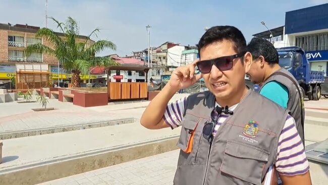Supervisión detecta fisuras en el piso de la plaza de Tarapoto