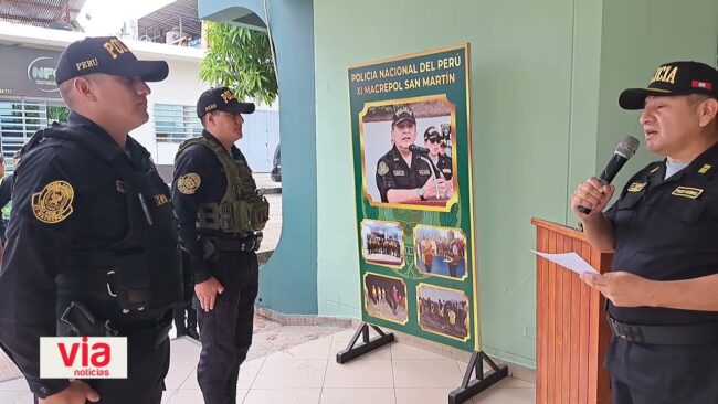 Comisaría de Tarapoto reconoce a policía del mes Comisaría de Tarapoto reconoce a policía del mes