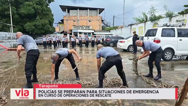 Policías se preparan para situaciones de emergencia en curso de operaciones de rescate Policías se preparan para situaciones de emergencia en curso de operaciones de rescate