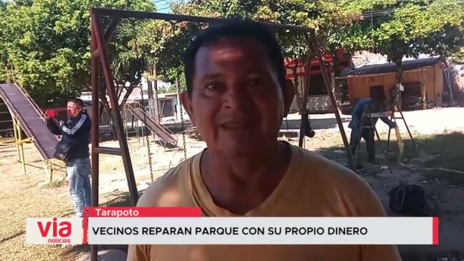 Vecinos reparan parque con su propio dinero Vecinos reparan parque con su propio dinero
