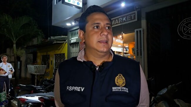 Clausuran licorería tras encontrar productos vencidos Clausuran licorería tras encontrar productos vencidos