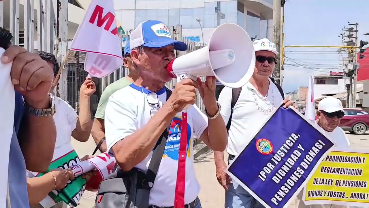 Cesantes y jubilados del magisterio protestan por mejoras en pensiones y condiciones de vida Cesantes y jubilados del magisterio protestan por mejoras en pensiones y condiciones de vida