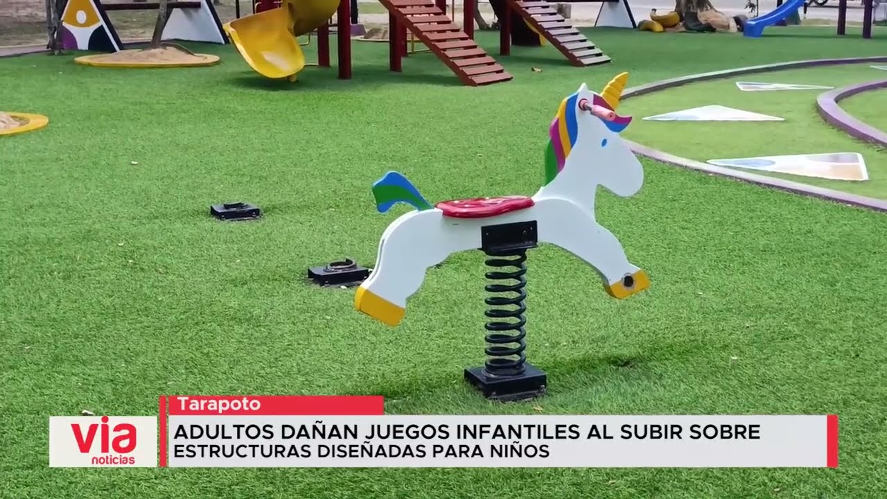 Adultos dañan juegos infantiles al subir sobre estructuras diseñadas para niños Adultos dañan juegos infantiles al subir sobre estructuras diseñadas para niños