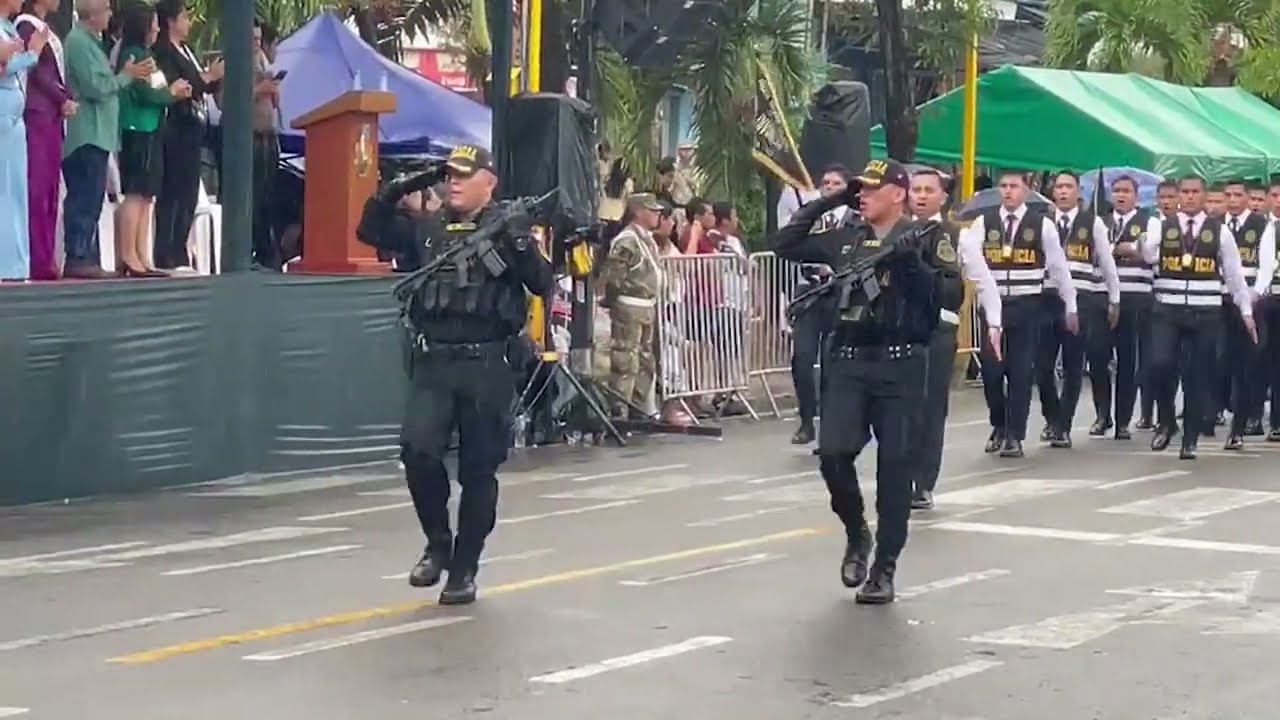Ni la lluvia detuvo el desfile por los 244 años de Tarapoto Ni la lluvia detuvo el desfile por los 244 años de Tarapoto